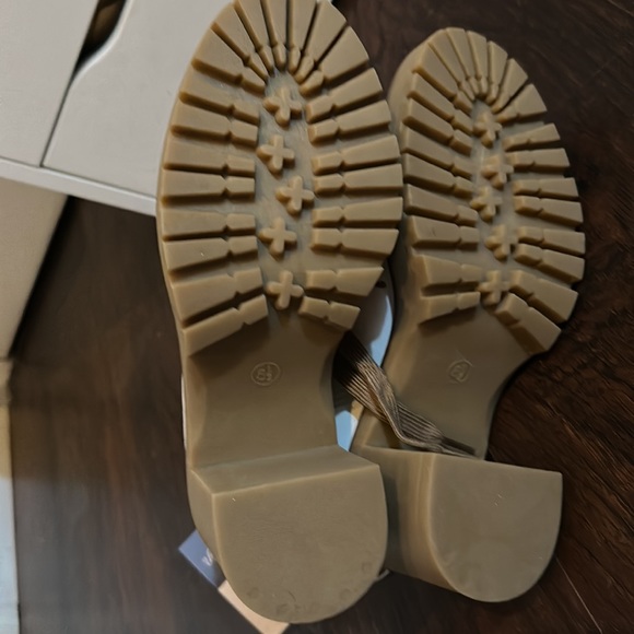 White Platform Boots - Picture 4 of 4